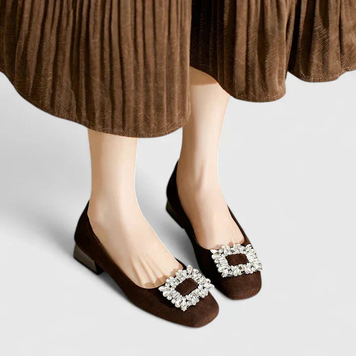 Valeria | Elegantne Cipele s Ukrasnom Kopčom