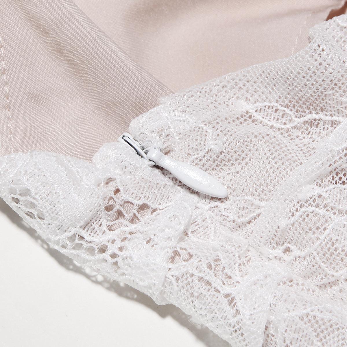 Ema | Crna Čipkasta Haljina Elegancije