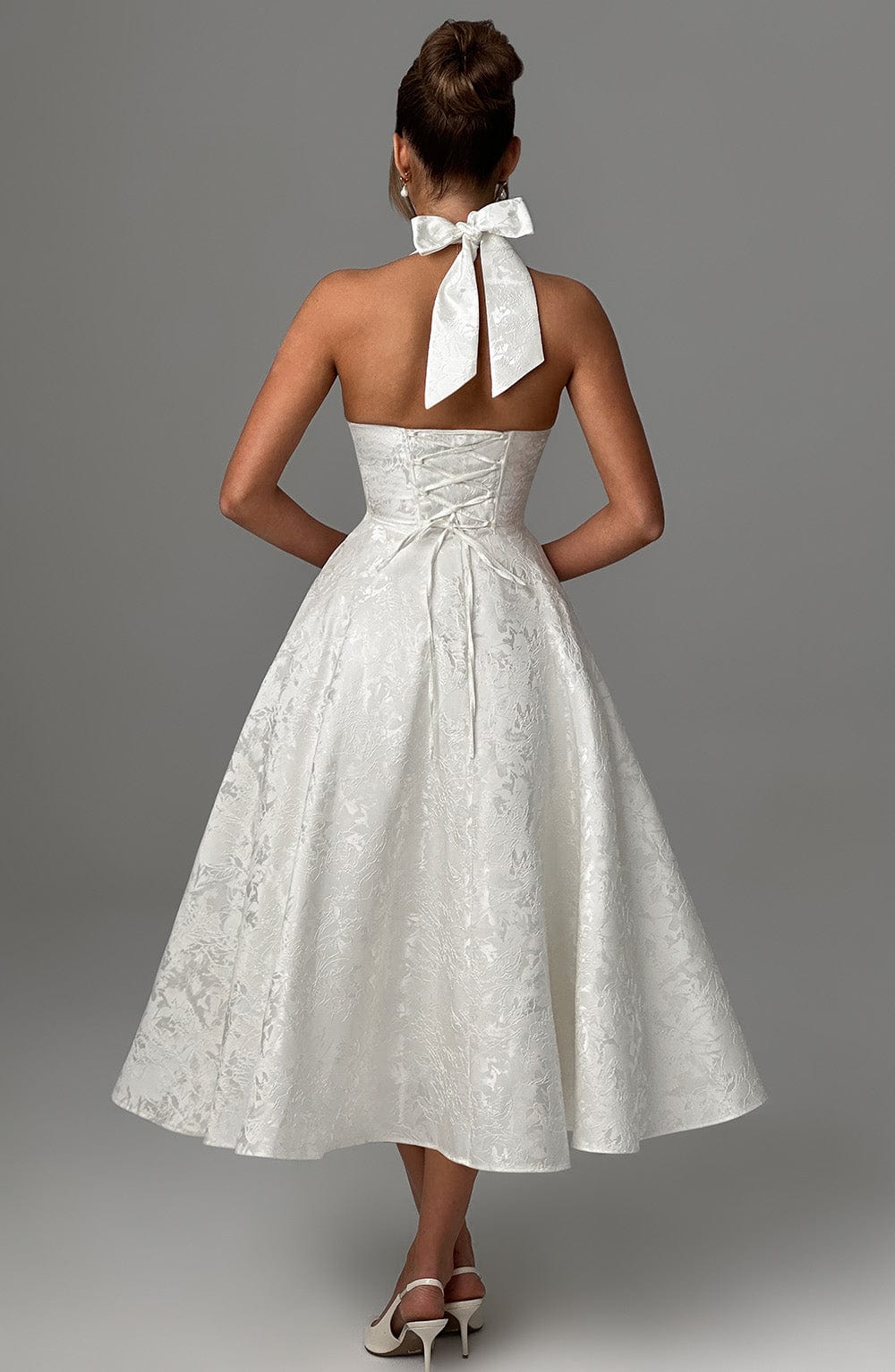 Lidija | Elegantna Haljina s Halter Izrezom