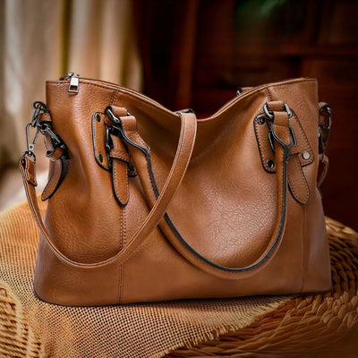 Cassie | Kožna torba s detaljem kopče